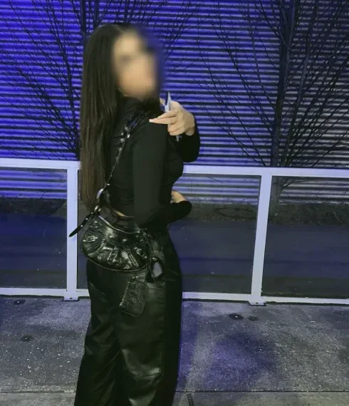 Amara, 19