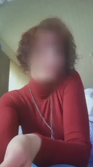 Amber, 40