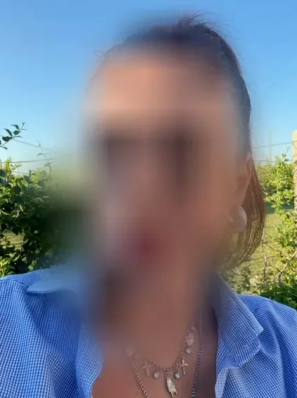 Amelia, 28