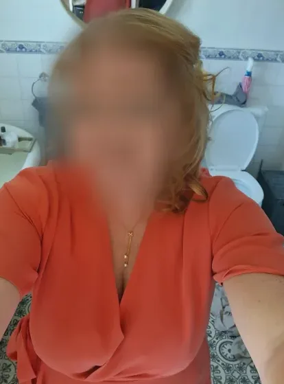 Amira, 38