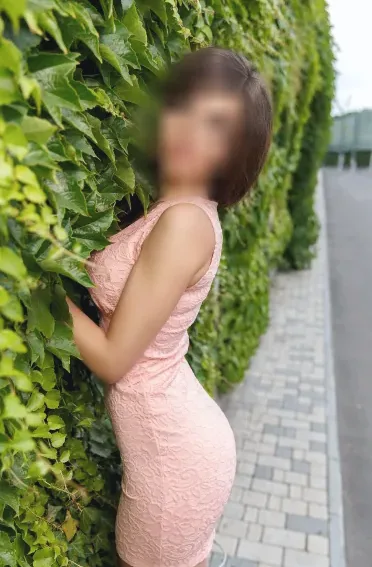 Charlotte, 35