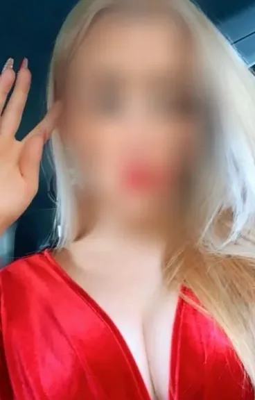 Courtney, 36
