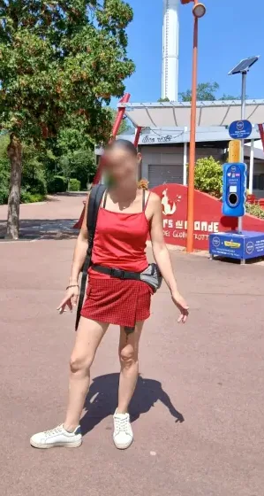 Ella, 39