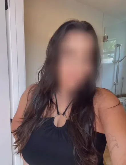 Kelly, 36