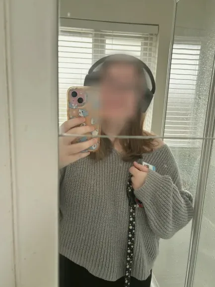 Kelly, 23
