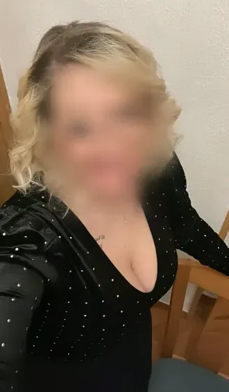 Kelly, 37