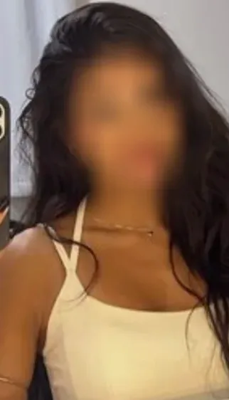 Lauren, 26