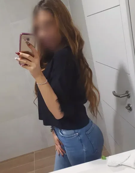 Natalia, 28