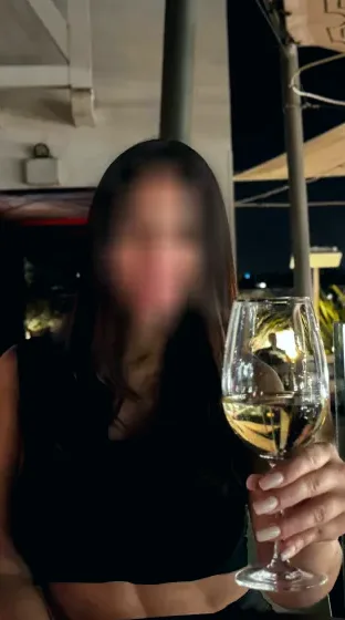 Nia, 40