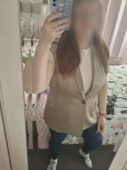 Nour, 38