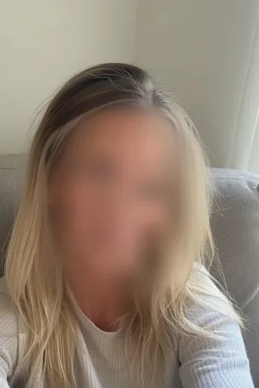 Roisin, 36
