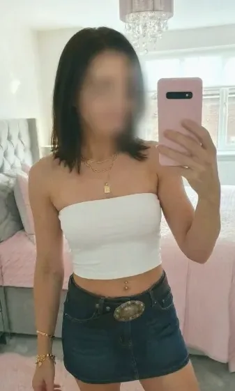 Samantha, 24